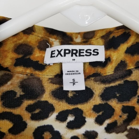 Express Long Sleeved Women's Collared Button Front Blouse Shirt Size Small - Picture 3 of 12